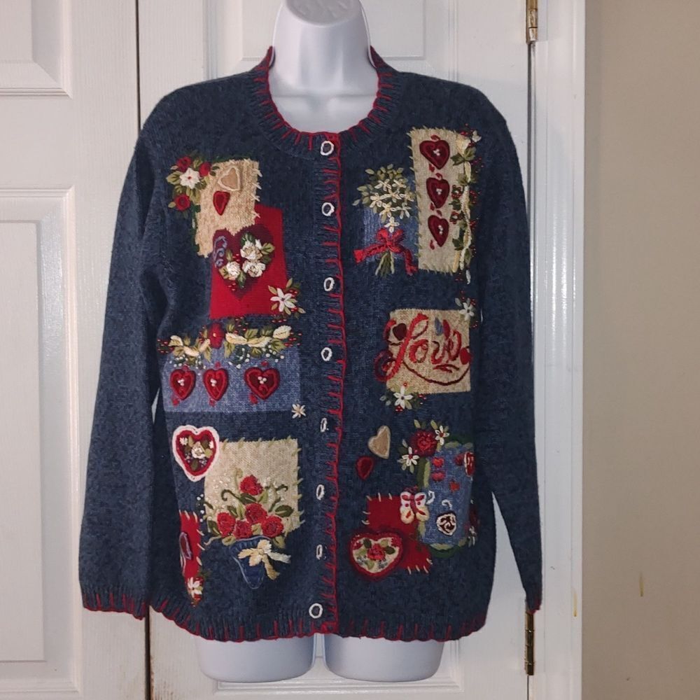 Heirloom Collections valentine holiday heart roses love cardigan  Sz M NWOT